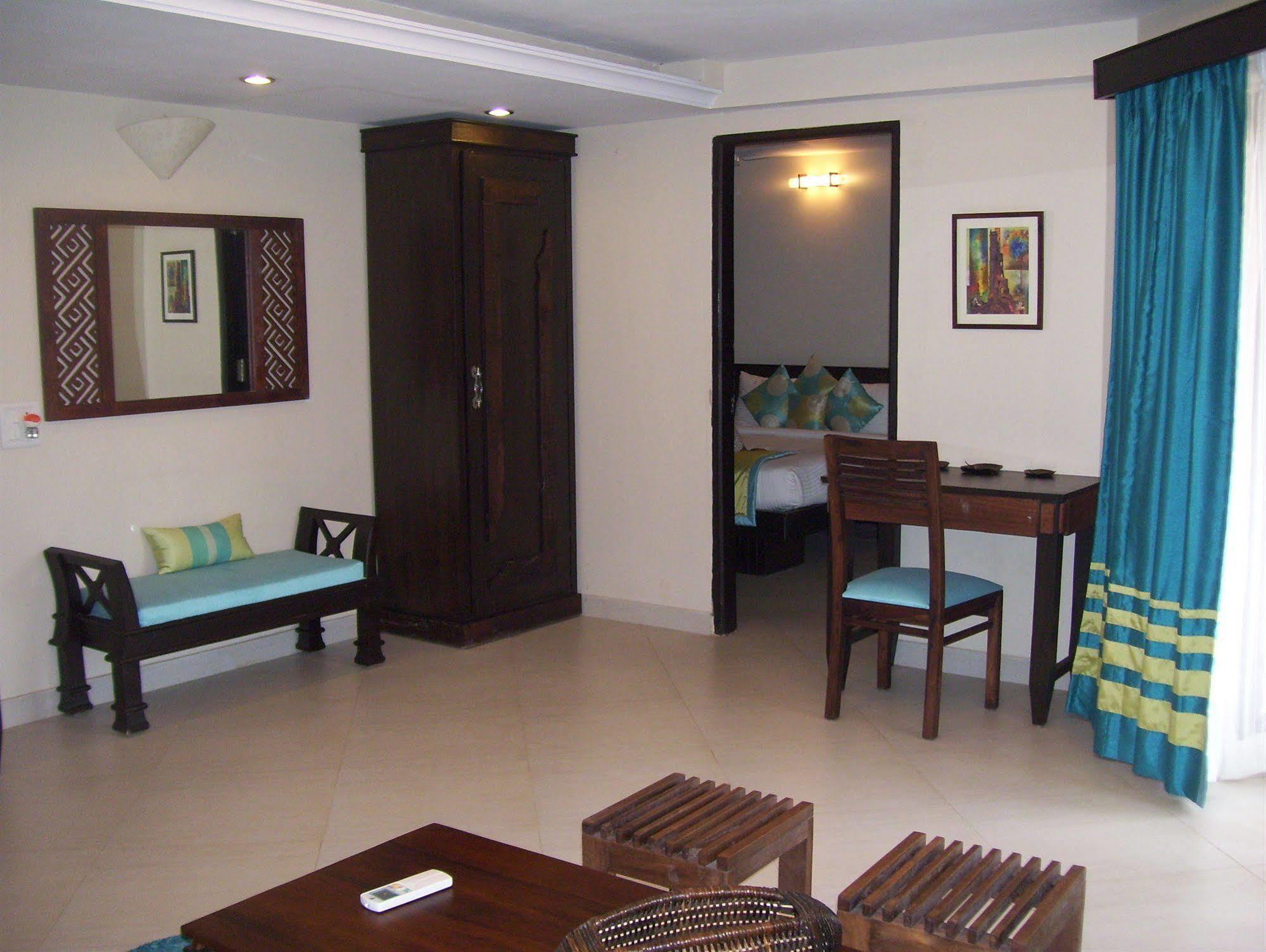 Hotel The 3*